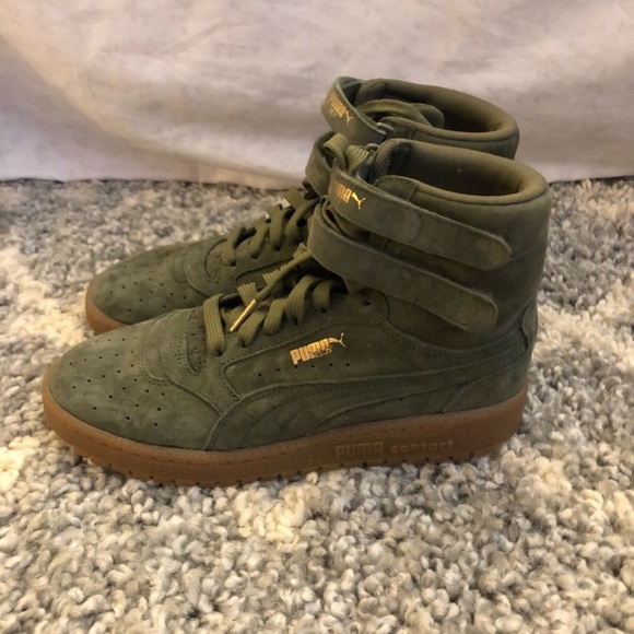 Women’s Puma sneakers - Picture 2 of 4